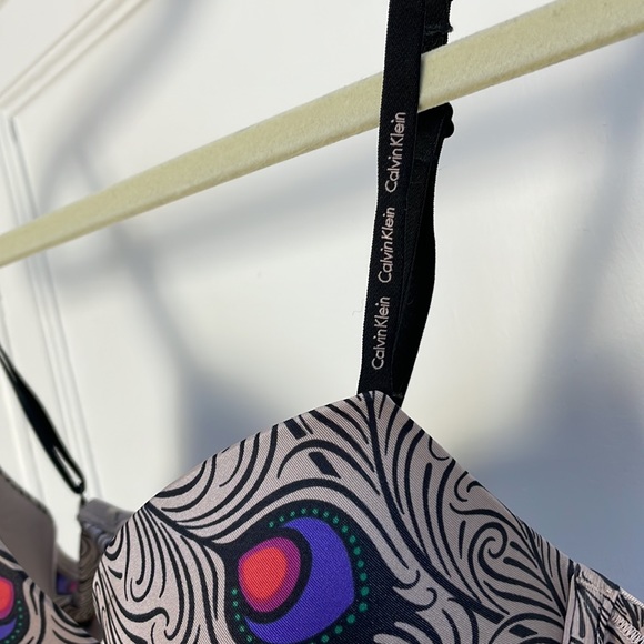 CALVIN KLEIN peacock feather print padded bra - Picture 2 of 11